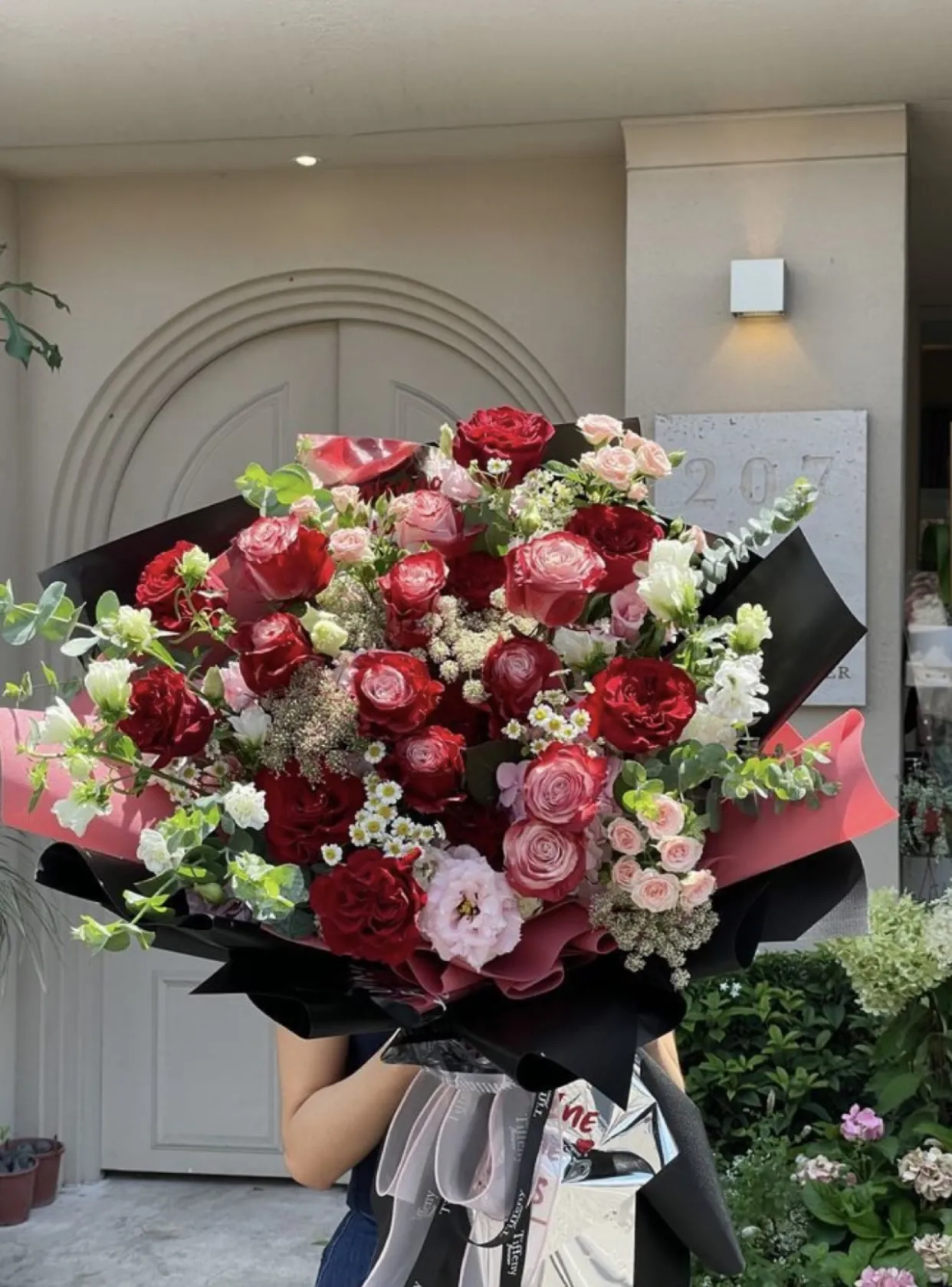 Bìa truyện HỢP ĐỒNG HẾT, TÌNH YÊU CÒN